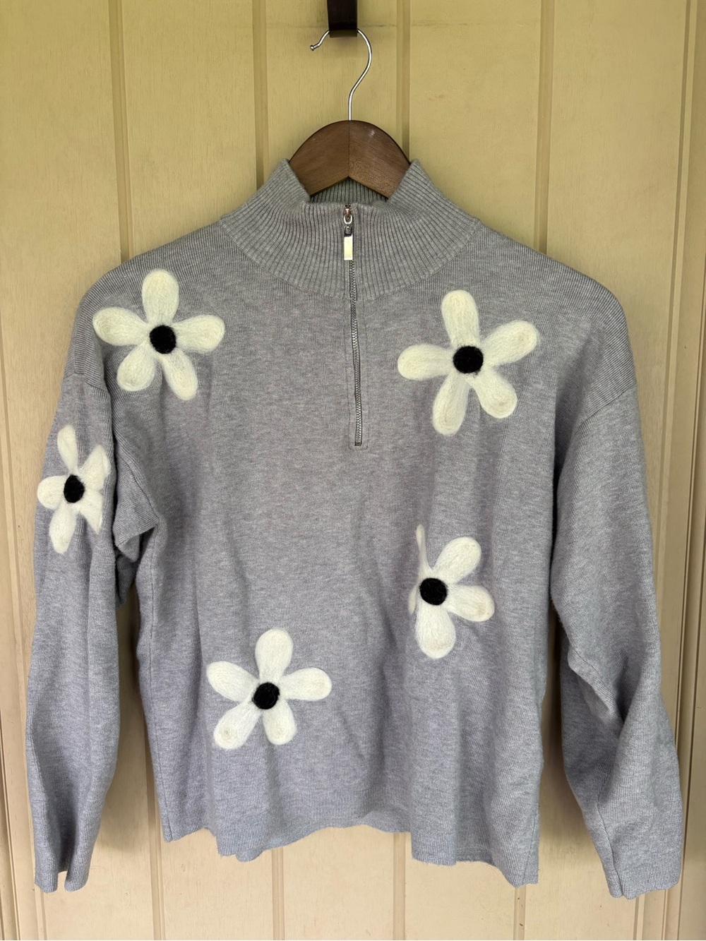 Sioni Light Gray Half-Zip Sweatshirt
